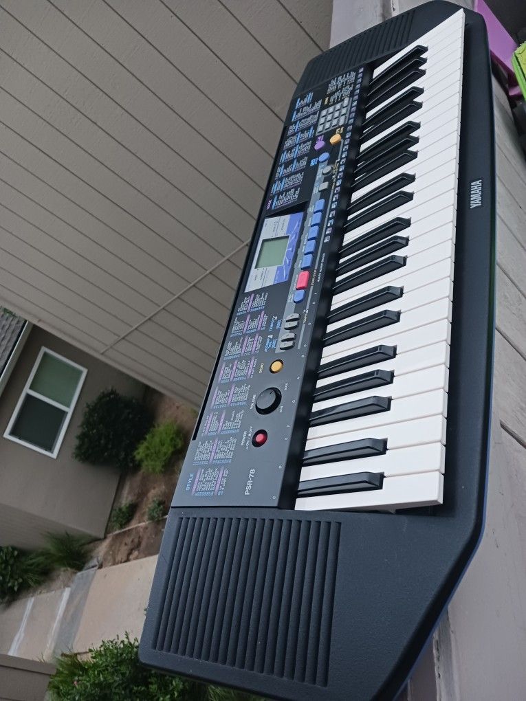Yamaha Psr-78 Keyboard.