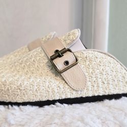   Round Closed toe slip in clog Womens size 11. 