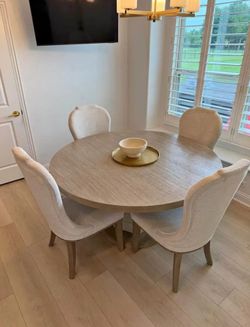 ELEGANT ALMOST NEW DINING SET
