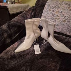 Women's Lonnie Kitten Heel Stretch Ankle Boots