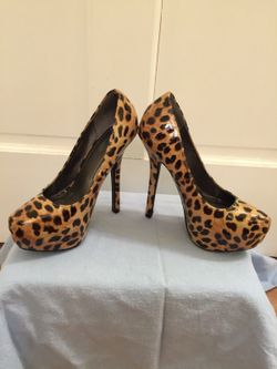 Cheetah high heels size 6