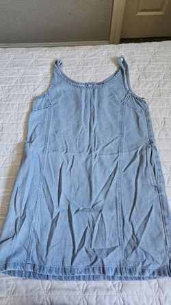 Light jean dress with pockets