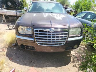 Parts Car 06 Chrysler 300C