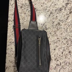 Gucci GG Supreme Shoulder Bag