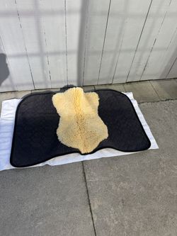 **LIKE NEW**✨ Sheepskin Quilted Dressage Saddle Pad by Christ Lammfelle - Black