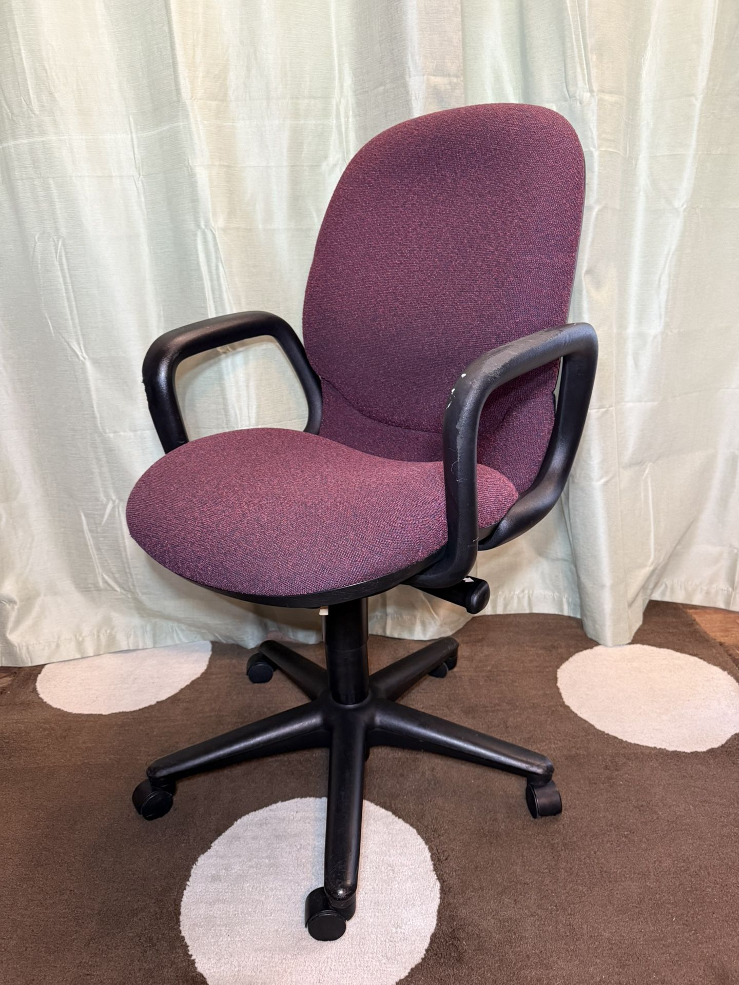 Rolling office chair