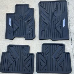 2025 Chevy Colorado All Weather Floor Mats -new