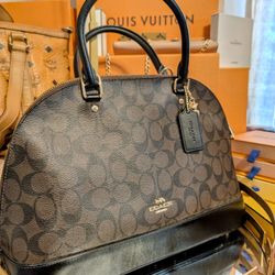 Coach 2 Way Dome 👛