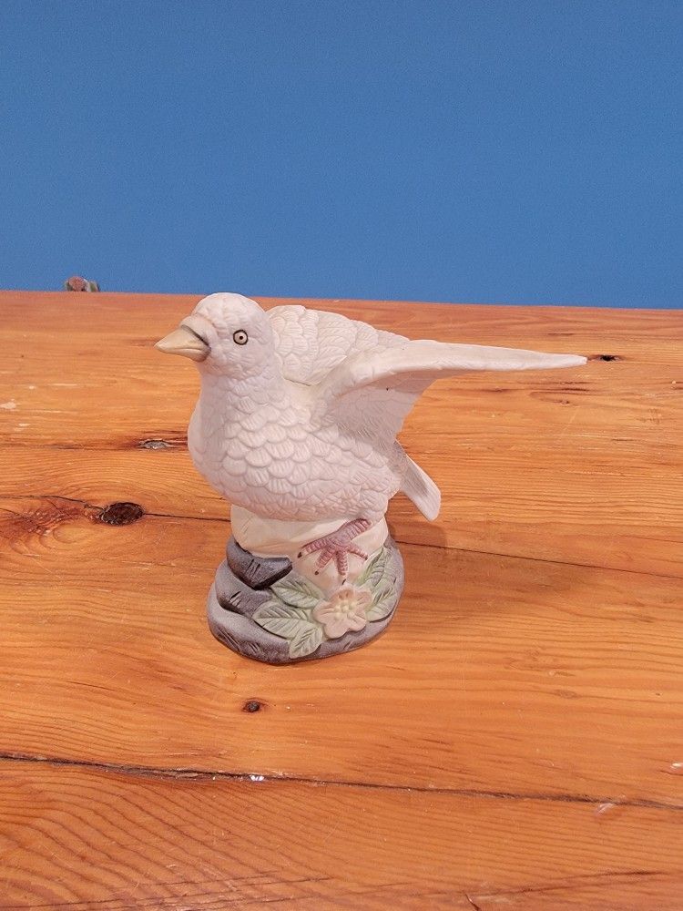 White Dove Bird Figurine Porcelain Open Wings ~ Flower Sculpture 5.75" Vintage