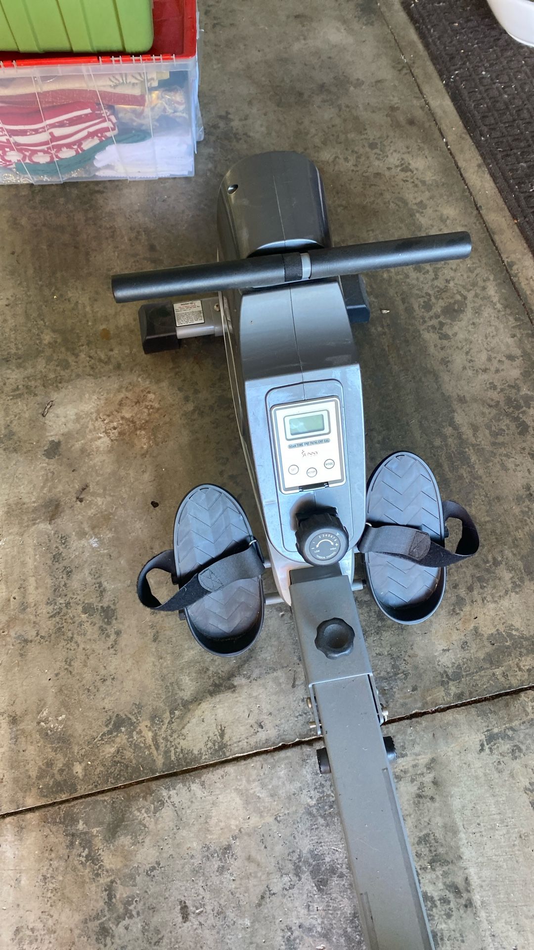 Sunny Health&Fitness Rowing Machine 