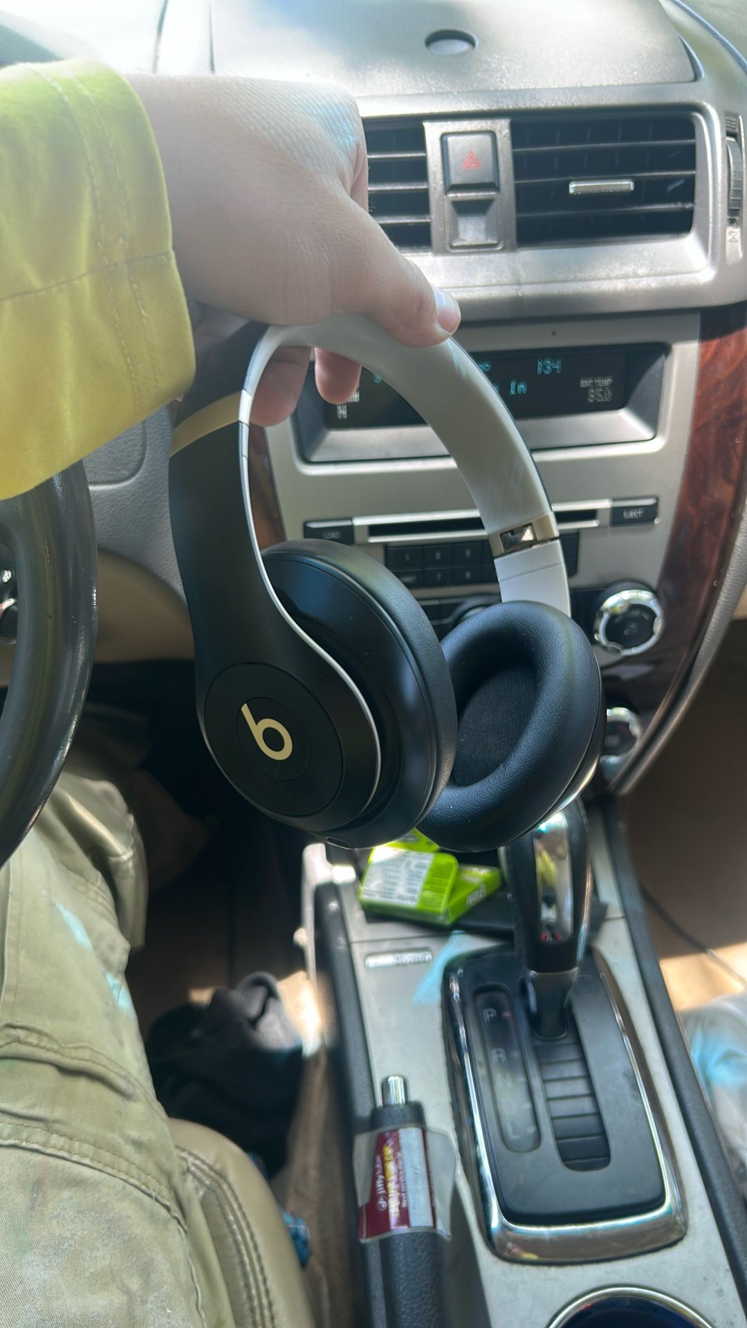 Beats Studio Pro Black And Gold