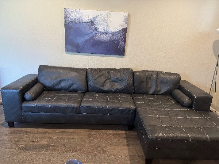 Ashley Couch w/chaise