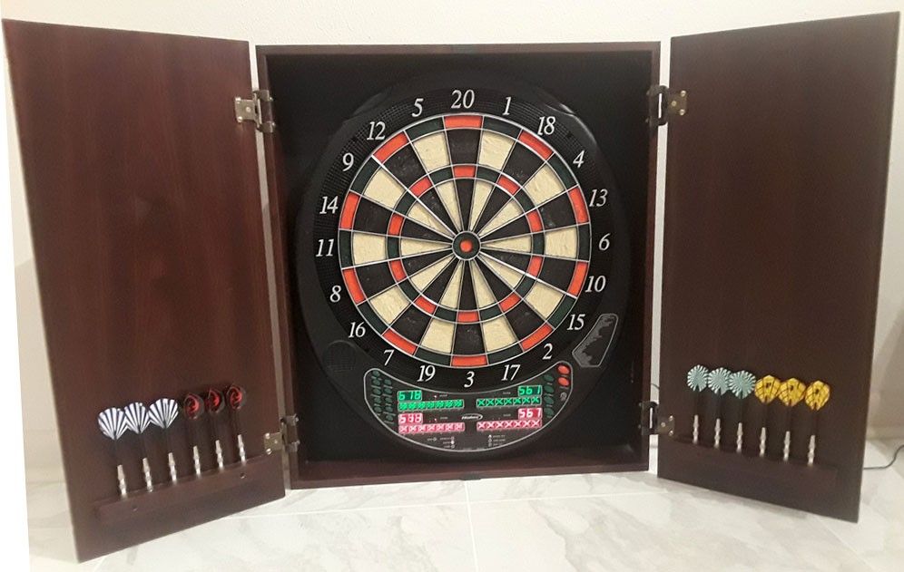 Halex Electronic Dart Board in wood cabinet - 4 Players COMPLETE!