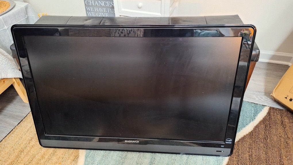 Magnavox 42MF438B/F7 42-Inch 1920 x 1080p LCD HDTV (Black) 