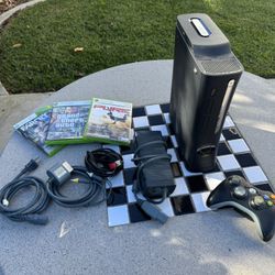 Xbox 360 Elite Bundle – 120GB – Controller, Cables, Games (GTA IV, Far Cry 3, Pure + FIFA 13)