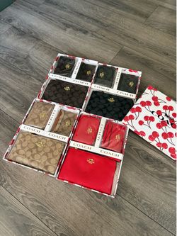 COACH ZIP AROUND WALLET GIFT SET