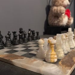 Vintage Onyx Chessboard Set