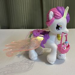 Hatchimals CollEGGtibles, Hatchicorn Unicorn Toy with Wings - Ship Only