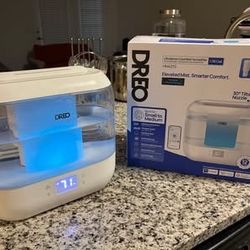 Humidifier – Very lightly usage – Clean & Fully Functional - 2 Filters included (cash only)