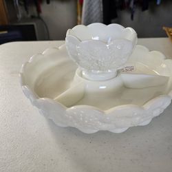 Vintage 1940's Westmoreland grapes milk glass 2pc relish serving dish