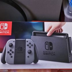 Original Nintendo Switch Gray + Extras. Used Excellent Condition