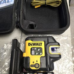 DEWALT
150 ft. Green Crossline and 2-Spot Laser Level with USB-C Charger