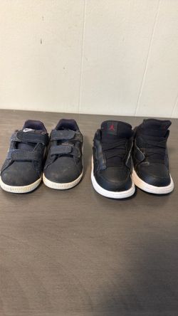 Kids Nike shoes size 4.5 toddler