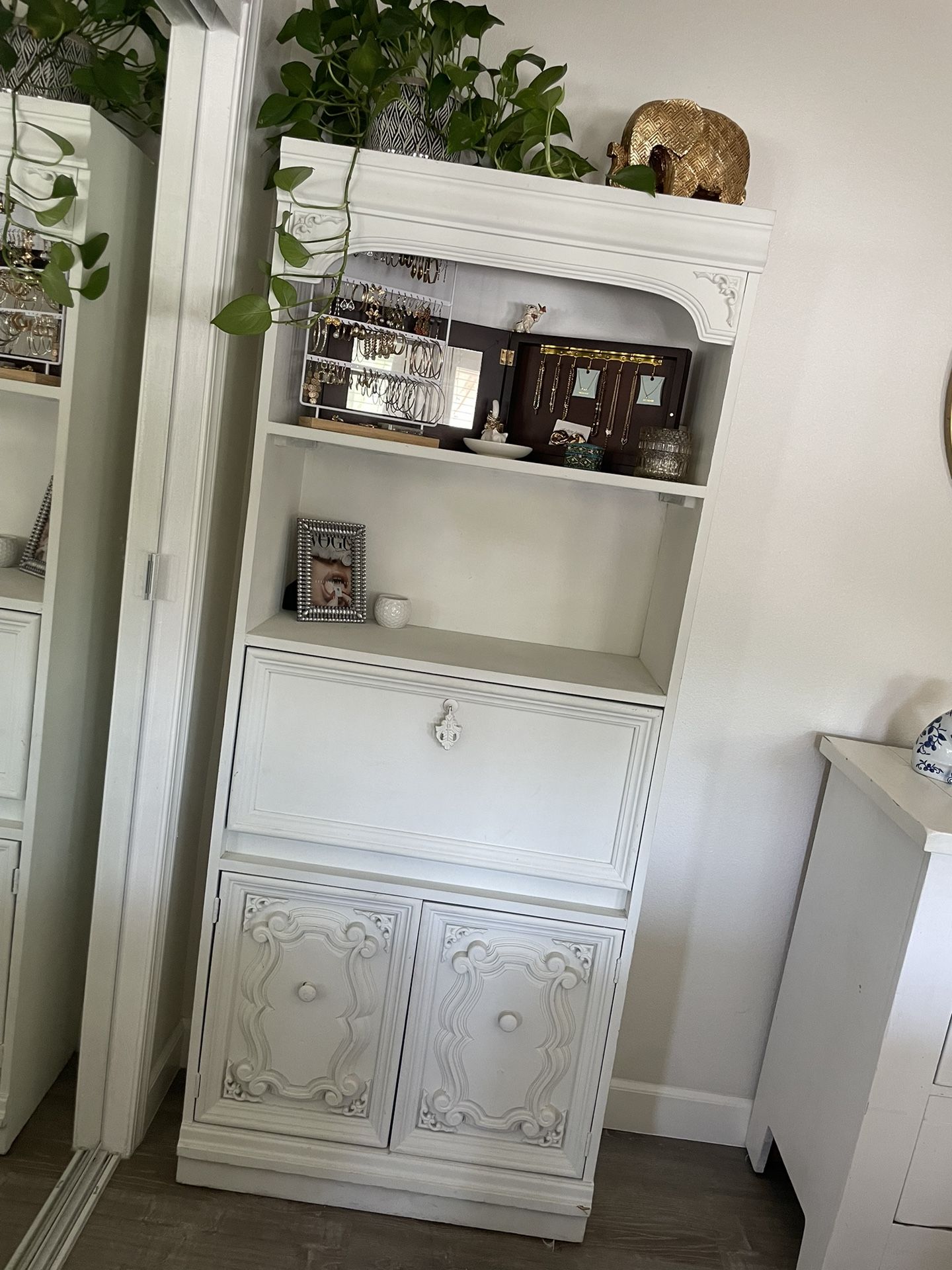 Solid Wood Shelf/Cabinet