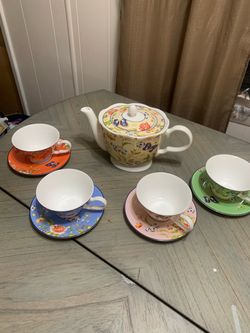 Floral Porcelain Tea Set with 4 Cups and Saucers