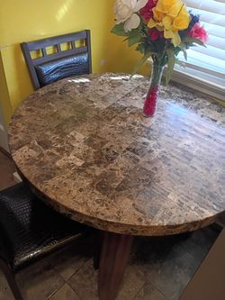 Round Kitchen Table With 4 Chairs