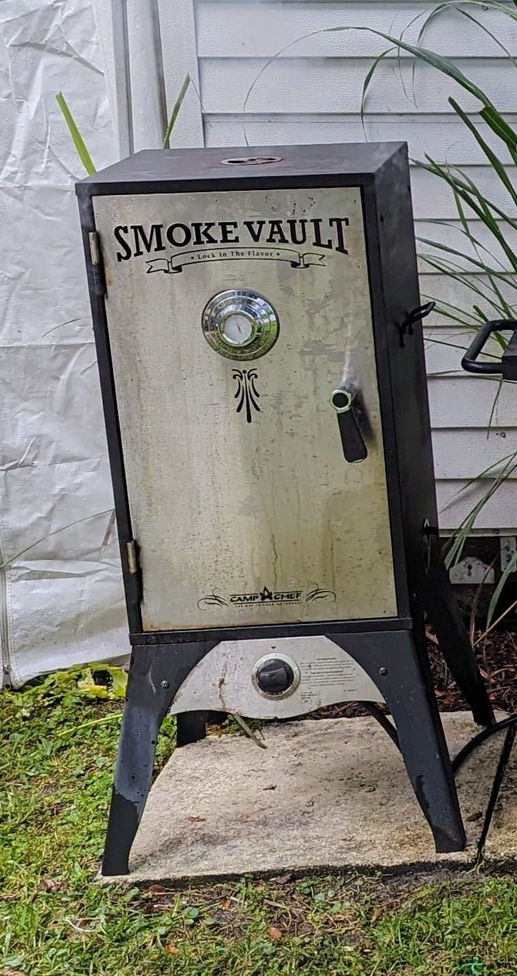 SMOKE VAULT 18