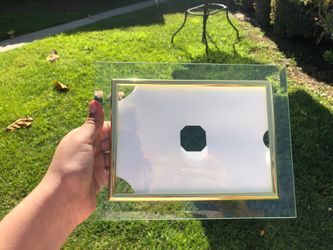 2 glass frames.