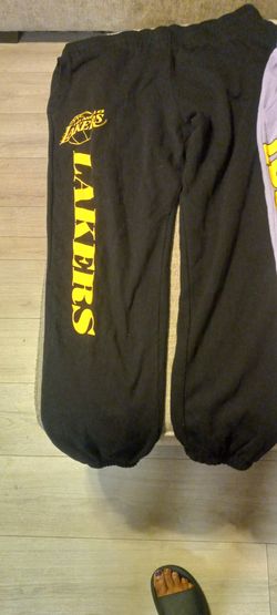Womens shoes and pants- $10 to $15 obo