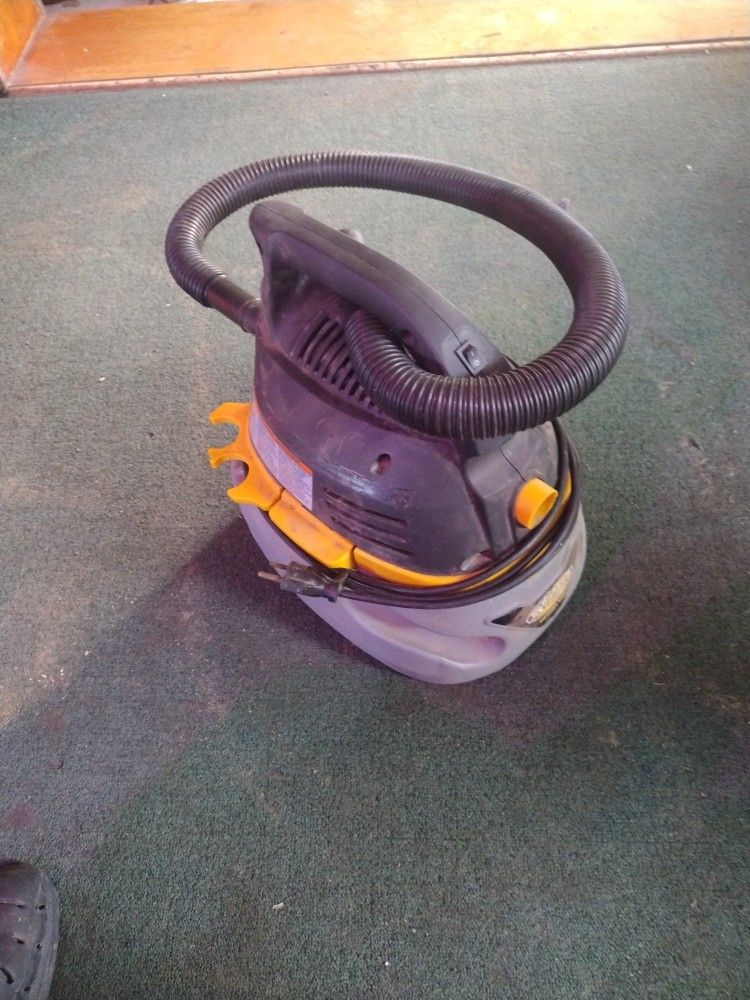 Stinger Shop Vac