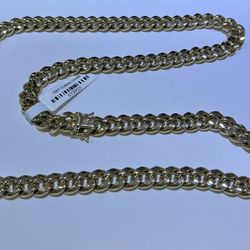 10K GOLD CUBAN CHAIN 