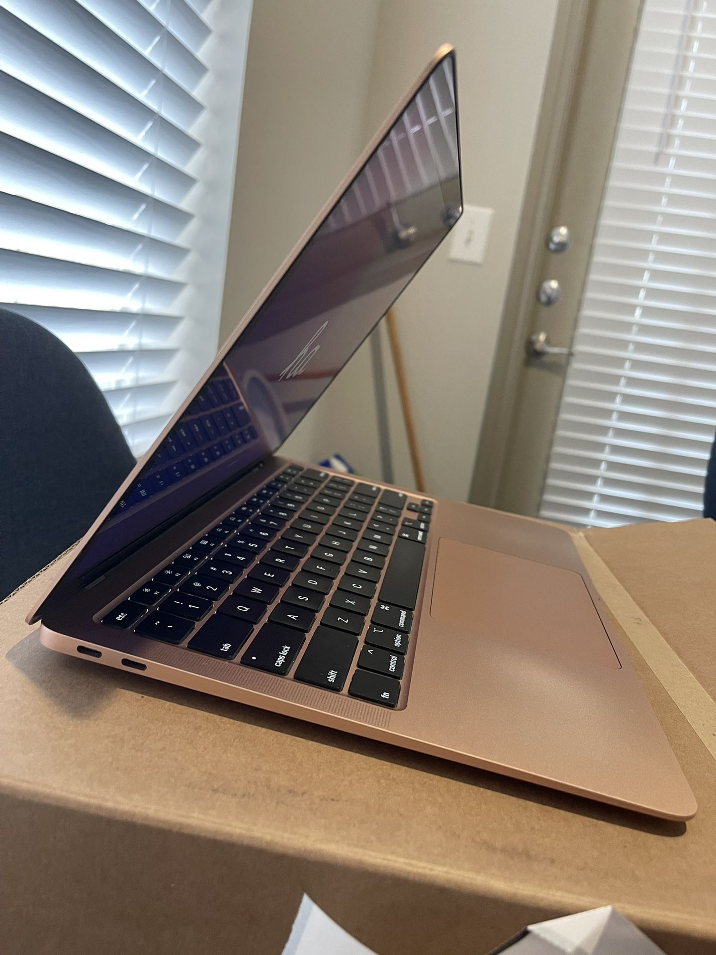 MacBook Air Rose Gold 2020