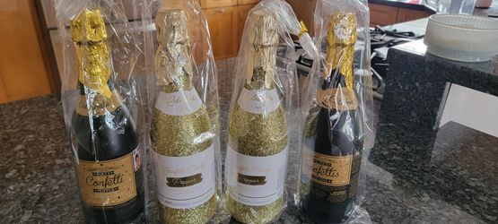 4 Confetti Poppers