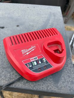 Milwaukee m12 battery charger