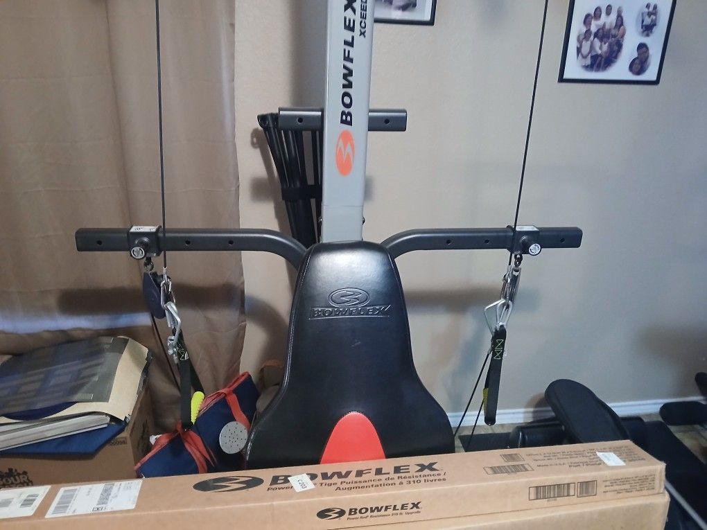 Lightly used Bowflex exceed in Used-Excelent conditon with (New) extra ...
