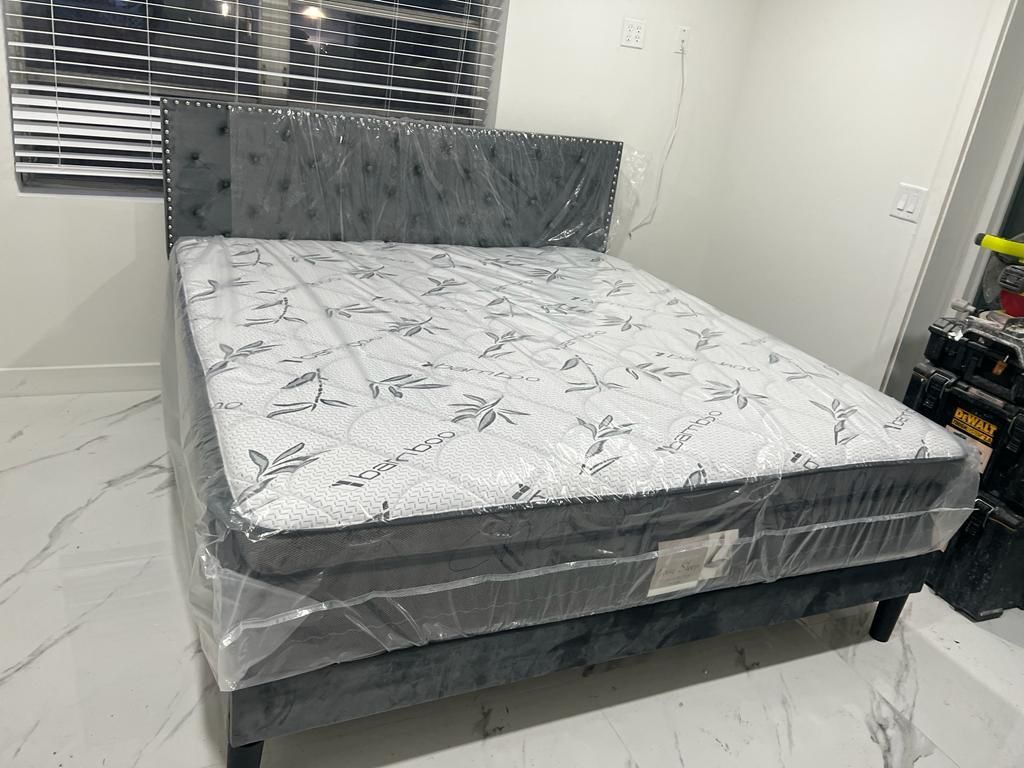 NEW MATTRESS KING SIZE PILLOWTOP WITH BOXSPRING// DELIVERY FREE  Furniture