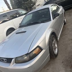 2002 mustang part out