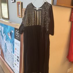 LADIES LONG EVENING BLACK DRESS IN XXL SIZE WITH EMBROIDERY ON THE TOP AND BOTTOM BRAND NEW 
