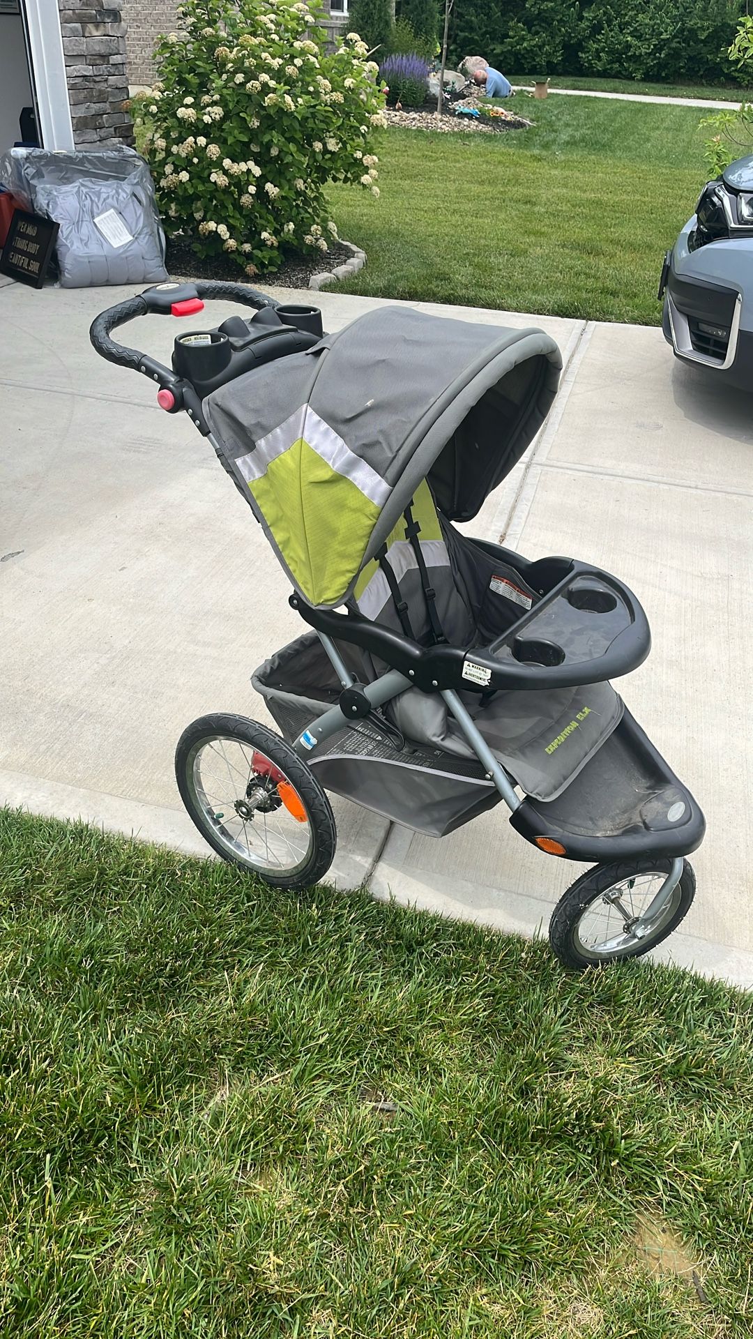 Deluxe Walk/Jog Behind Stroller