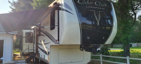2017 Cedar Creek Champagne 38el