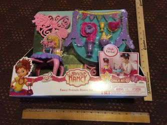 Fancy Nancy NEW Friends Bistro