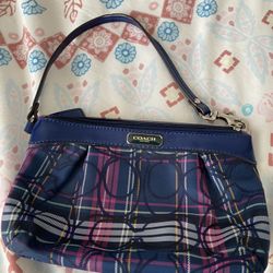 Women’s Wristlet Purse