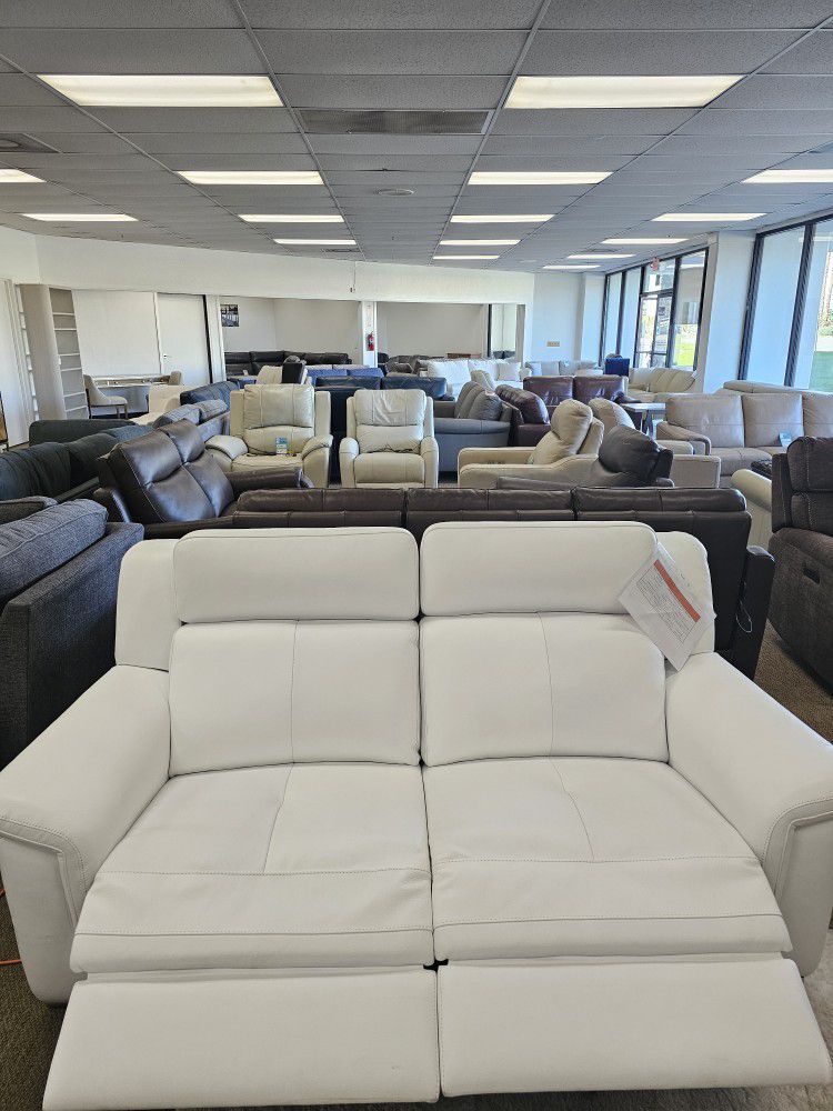 Italian Leather Sofa with 2 power recliners 