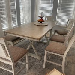 Dining Room Table 