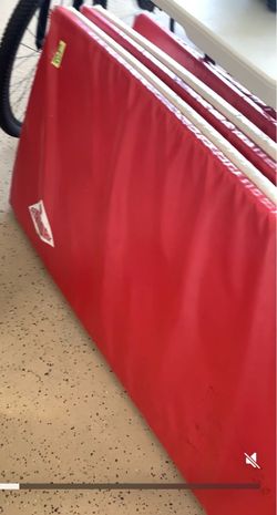 LARGE EXPANDABLE GYM MAT