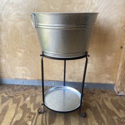 Beverage  and   Ice  Bucket 